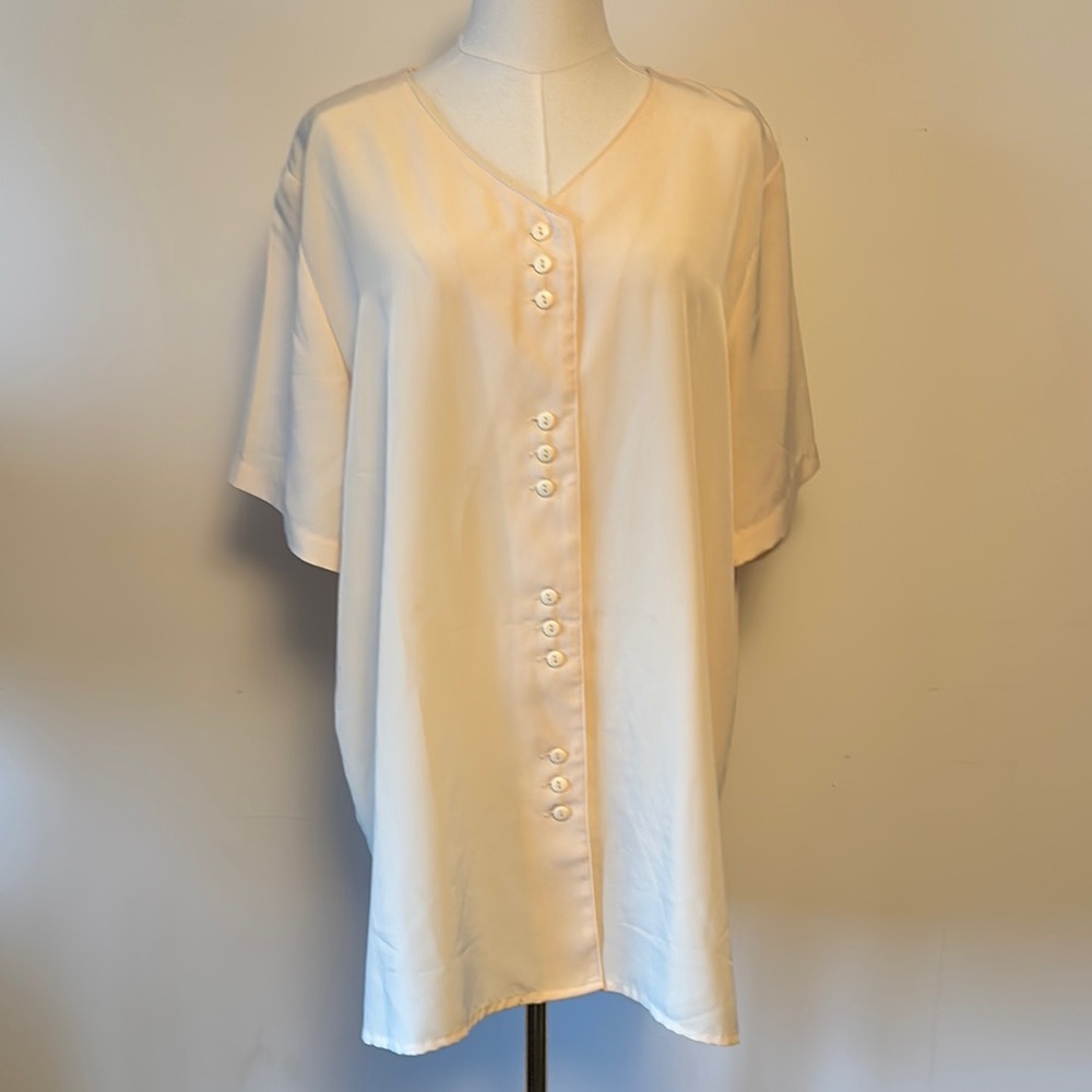 Cream Boxy Blouse with V-Neck and Short Sleeves
